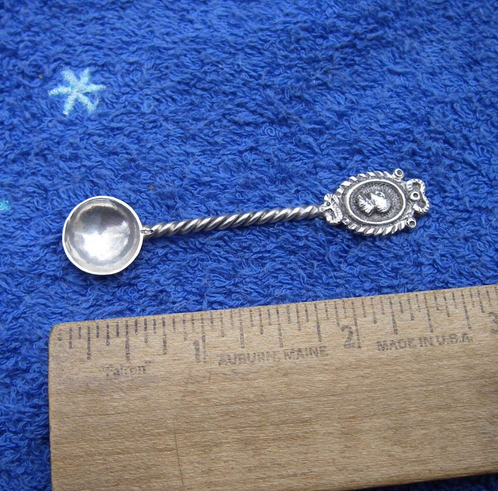 Vintage DUTCH Silver Twist Stem SALT SPOON-MEDALLION Handle-No Mono