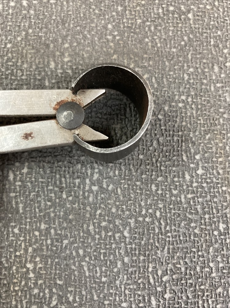 Outside Caliper Flat Leg