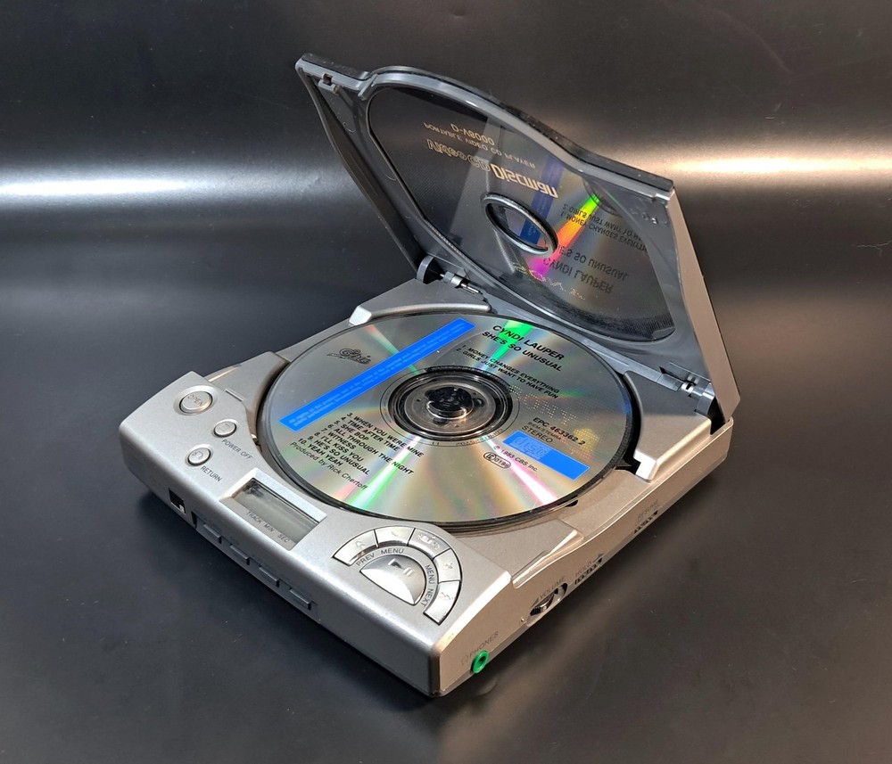 SONY D-V8000 Vintage Discman VCD Player with Remote