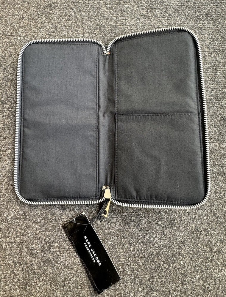 New Marc Jacobs Passport Document Cover Organizer Zipper Black