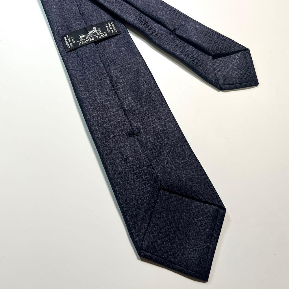 Hermès Necktie H Pattern Glossy Finish Upside Down Used