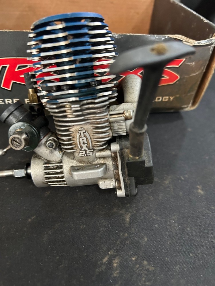 TRAXXAS 2.5R NITRO ENGINE