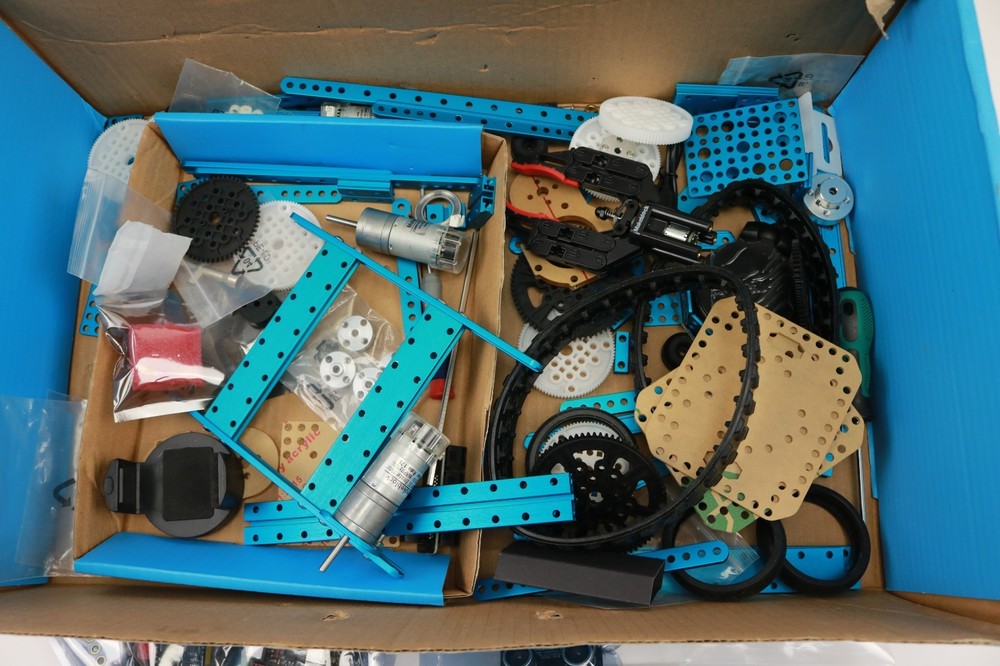 Makeblock Ultimate 2.0 Robot Kit Parts AS IS