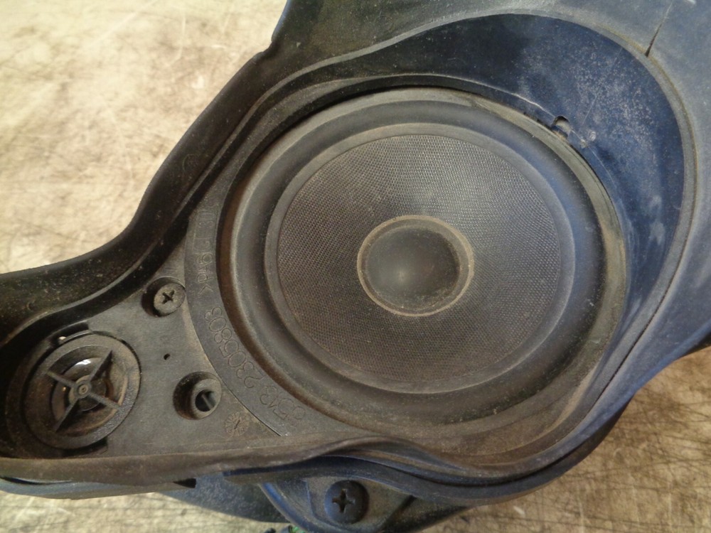 2006 BMW K1200LT FRONT LEFT SPEAKER AND BOX OEM