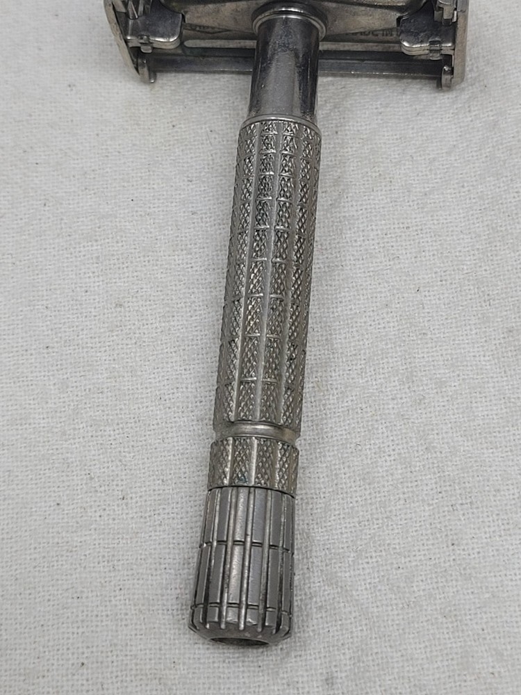 vintage Gillette 1956 B-4 Speed tip razor