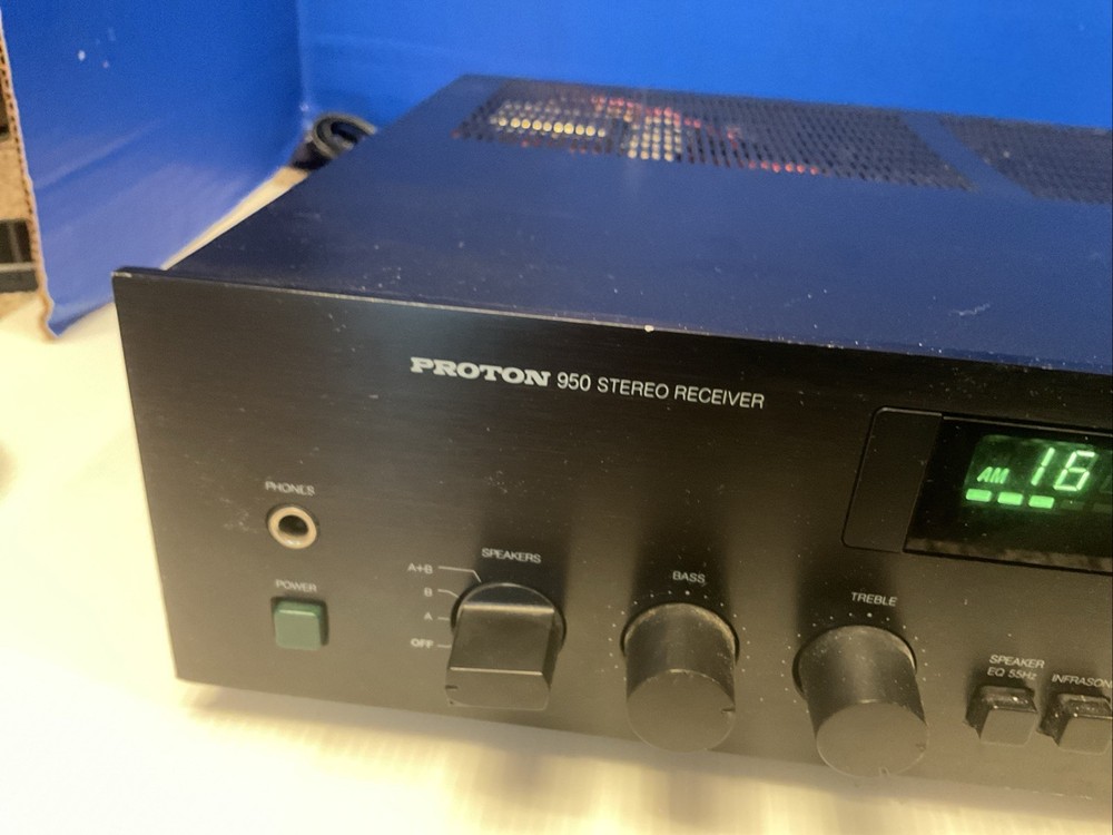 Vintage Proton 950 Receiver Powers On Read Description