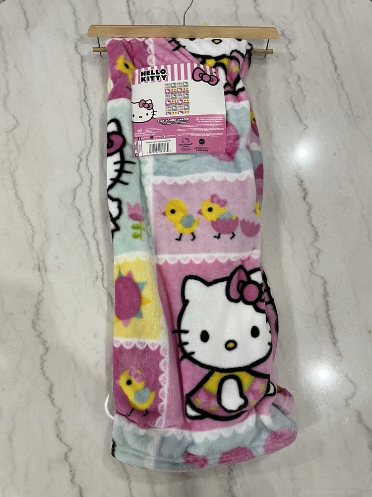 NWT Hello Kitty & Chicks, Eggs Easter Plush SIlk Touch Throw Blanket 50x70"