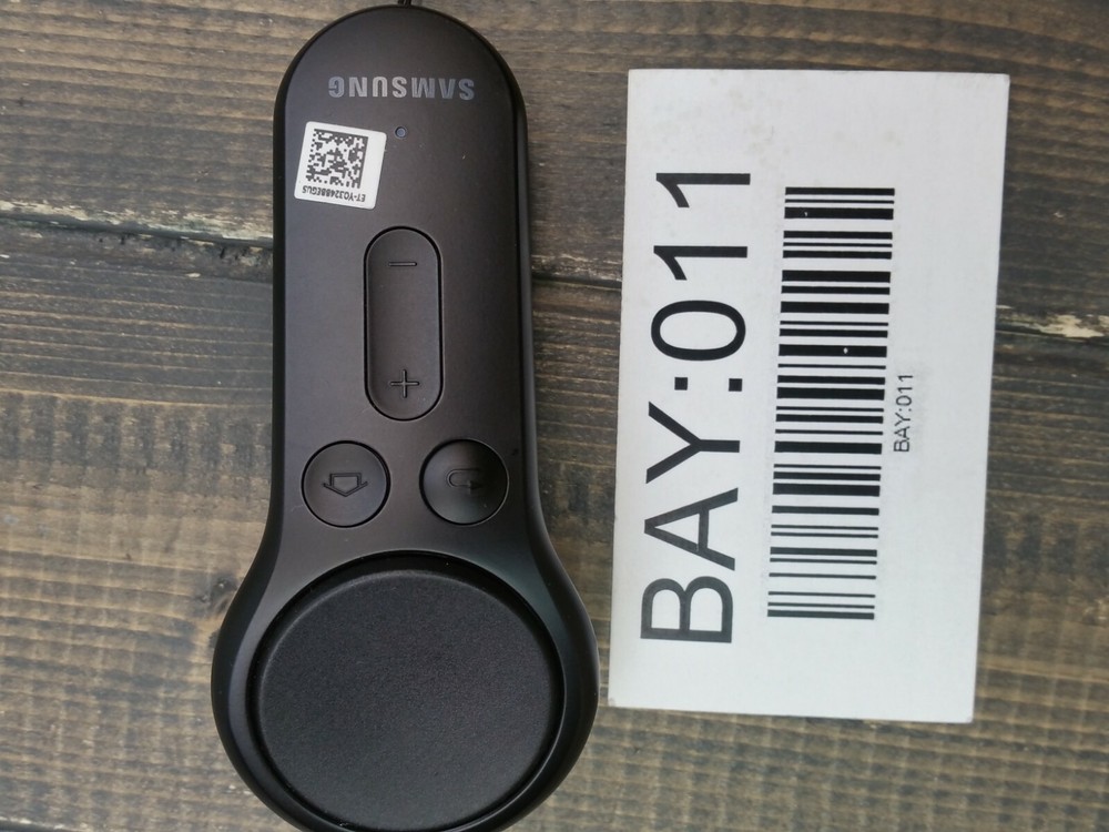 SAMSUNG GEAR VR CONTROLLER ET-YO324 with Hand Strap