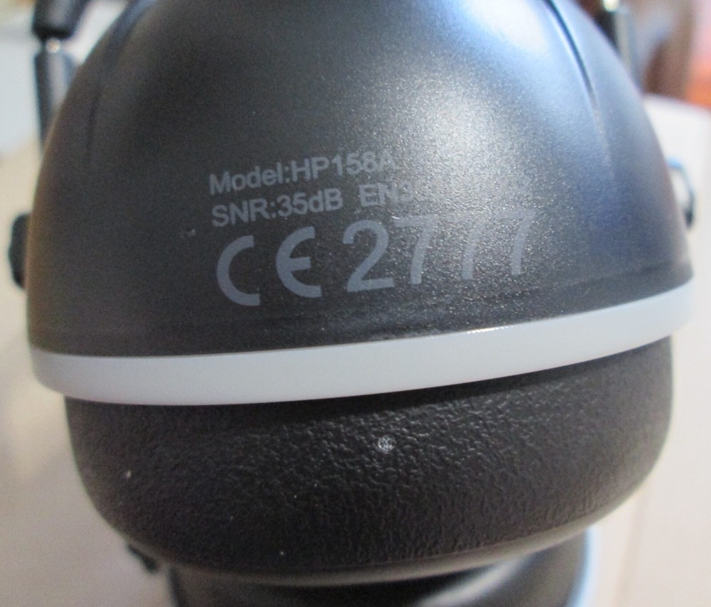 Mpow HP158A Noise Reduction Safety Ear Muffs Black Adjustable Range Yardwork NWT
