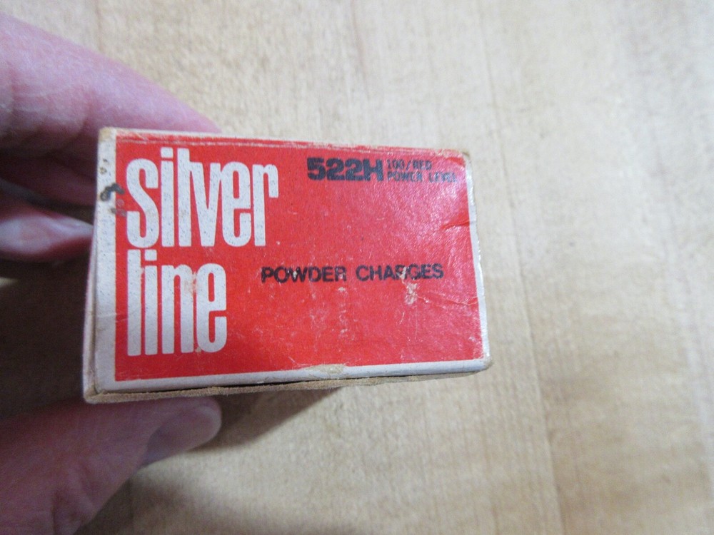 Empty Ammo Box 22 Caliber Silver Line 522H (w13)