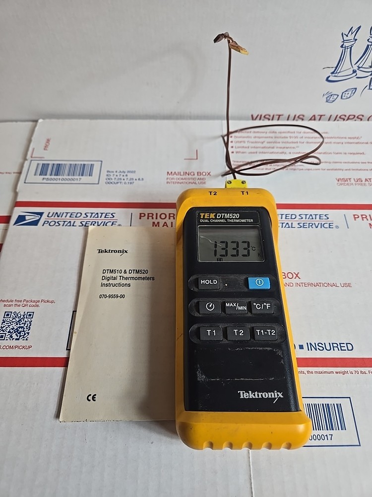 Tektronix DTM520 Dual Channel Digital Testing Thermometer