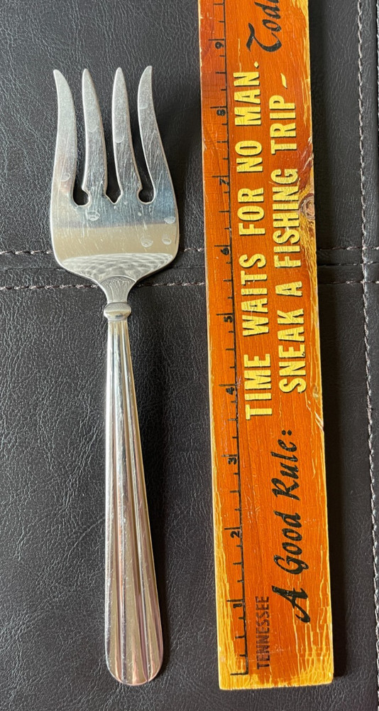 EUC Oneida Unity Serving / Meat Fork 8 5/8" Quality 18/10 Stainless