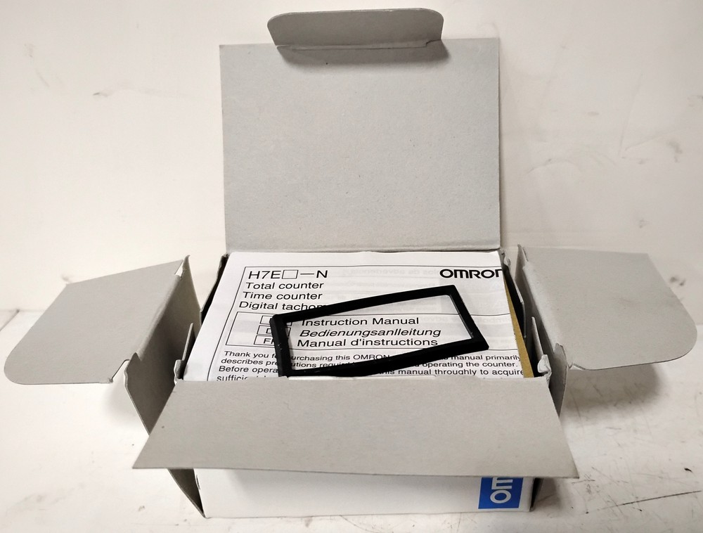 Omron H7EC-NV-B 4.5-30 V DC 8-Digit LCD Total Counter