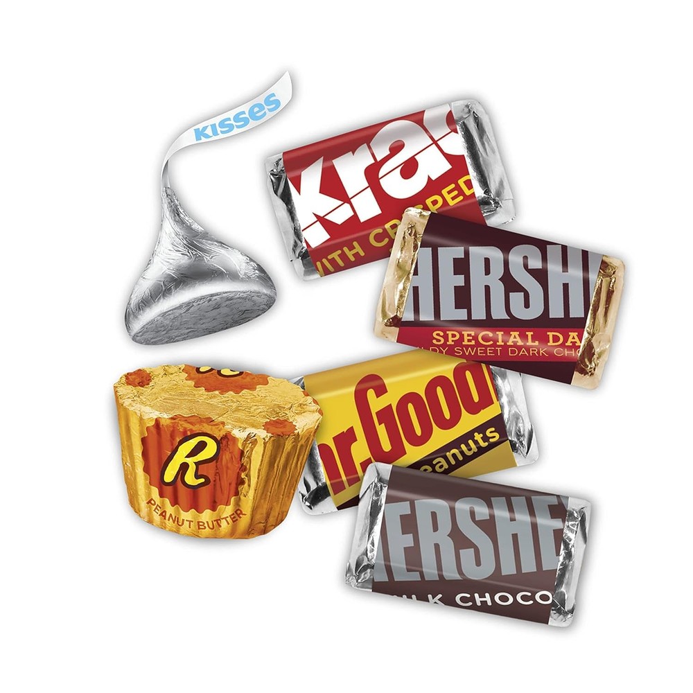 HERSHEY'S and REESE'S Miniatures Assorted Chocolate Candy Party Pack,...