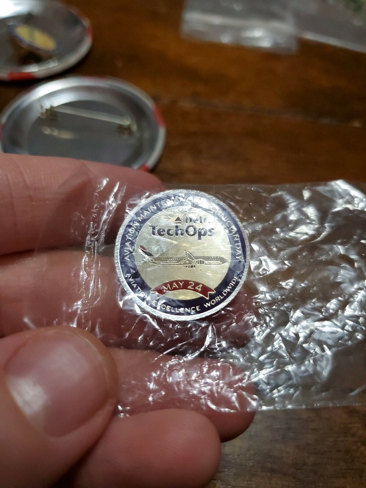 Vintage Delta Airlines Techops Pin