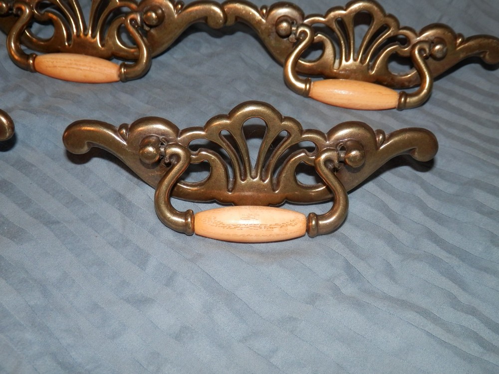 Cont .B. 1992 Drawer Pull handles knobs Cabinet Door brass?