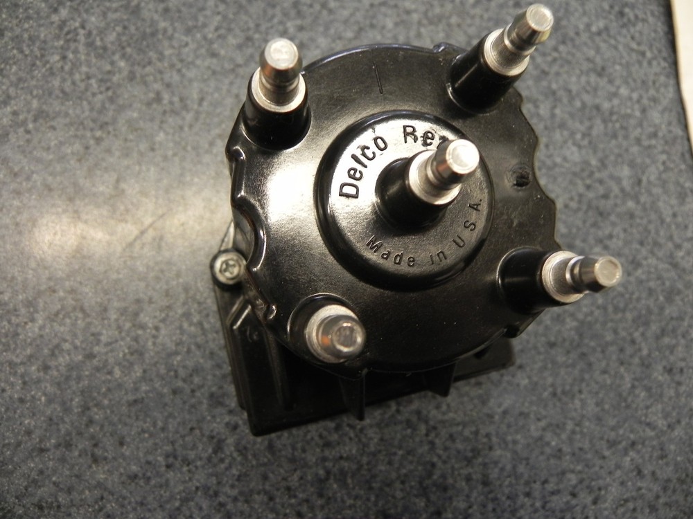 Omc Distributor Cap Screw Down Style 4Cylinder P# 3854260