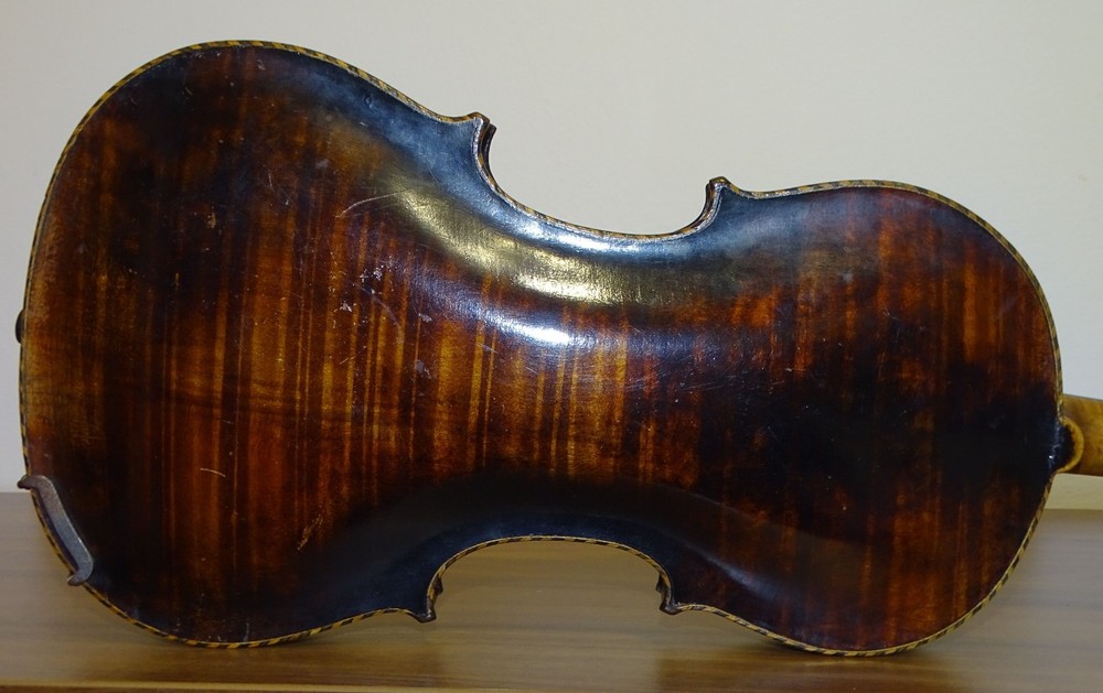 VIOLIN WITH CAT HEAD - model STAINER (Nr. 525)