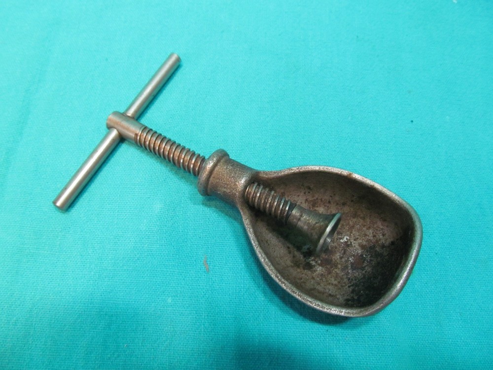 Vintage Screw Type Cast Iron Table Nut Cracker Walnut Shaped 6 1/4" Tall