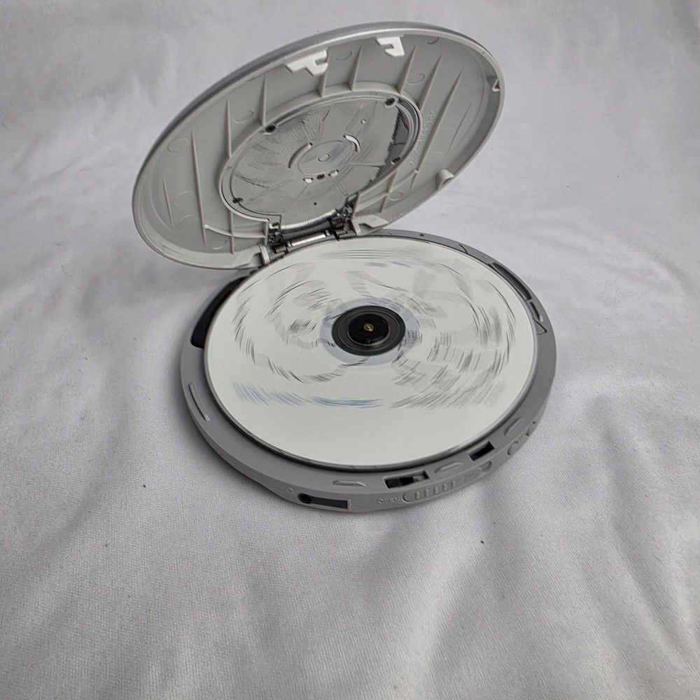 Sony D-EJ120 CD Walkman Portable CD Player G Protection Silver Tested Working