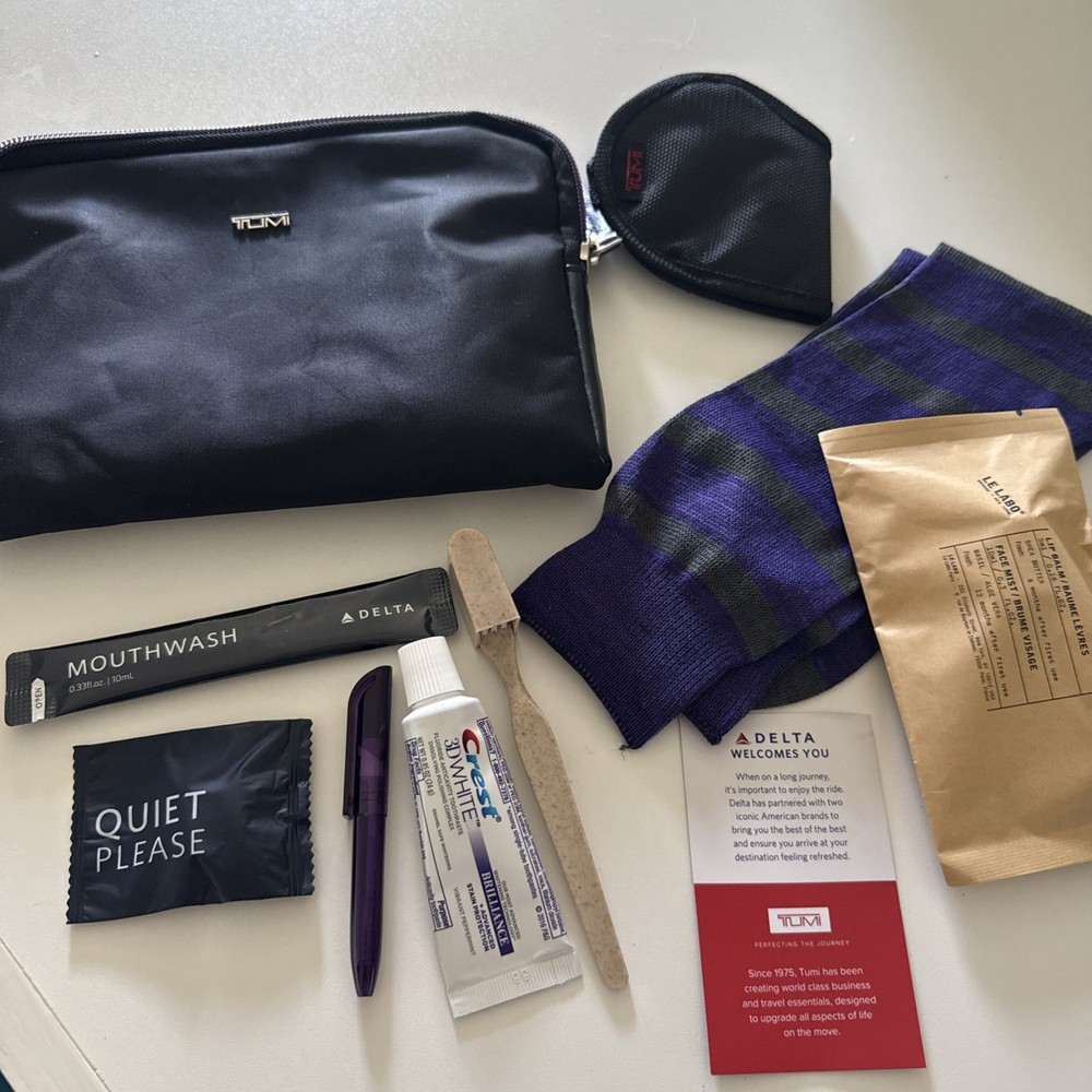TUMI Amenity Travel Toiletry Bag Case Kit Delta First Class Black NEW