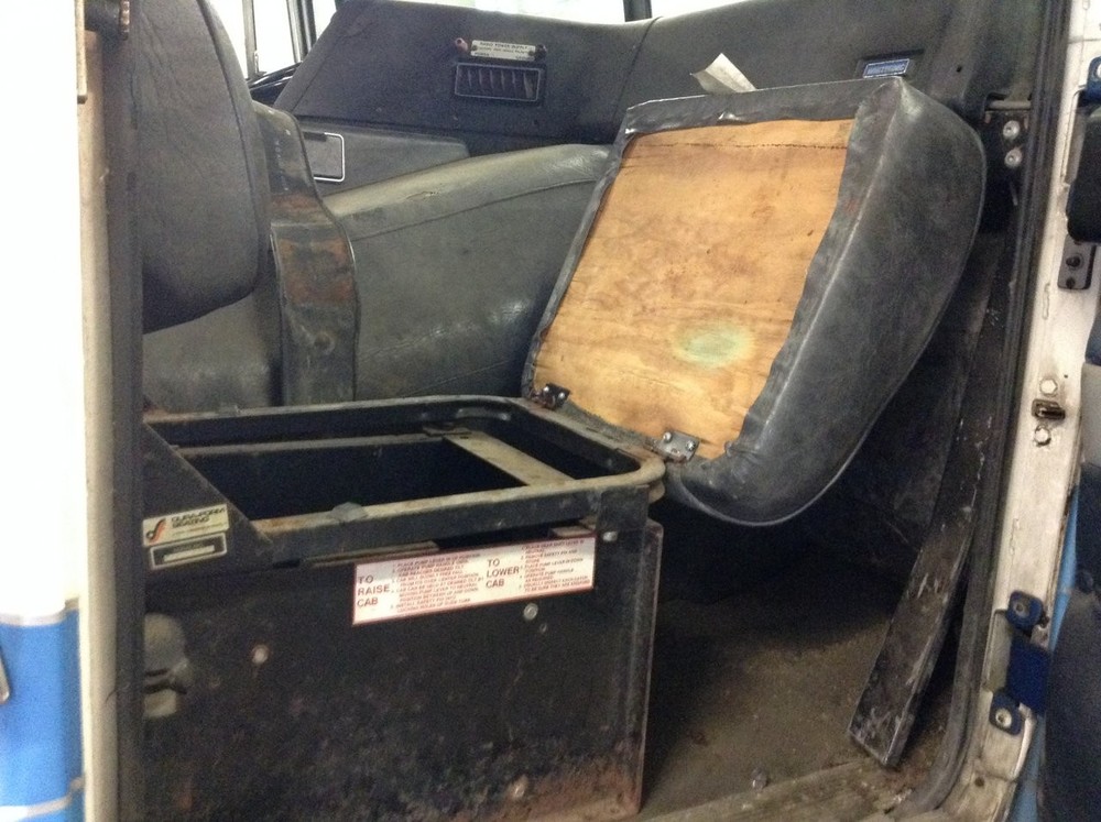 Volvo WHS Right/Passenger Seat - Used