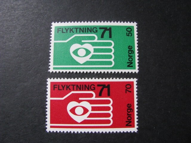 Norway Stamp Set Scott # 572-573 Never Hinged Unused