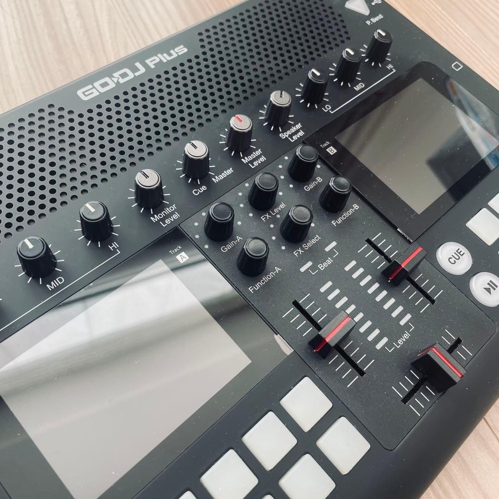 GODJ Plus Black Portable Standalone DJ Controller Good GP