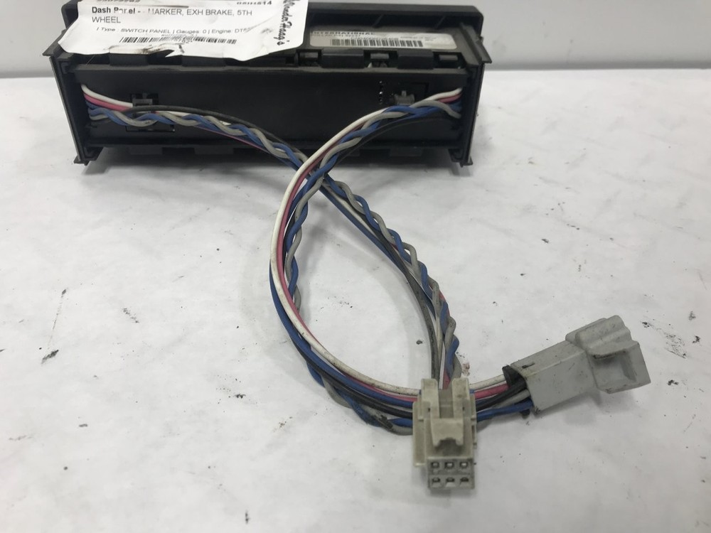 International 8500 SWITCH Dash Panel - Used | P/N 32237