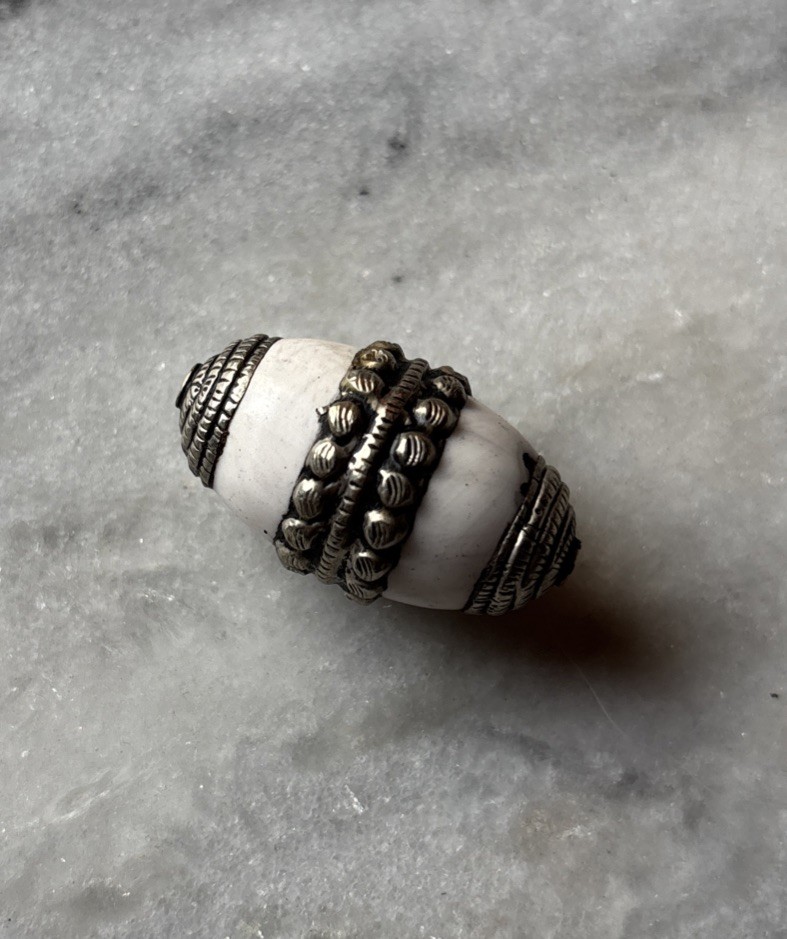 Tibetan Silver Repousse Conch Shell Bead 32x18mm CC32