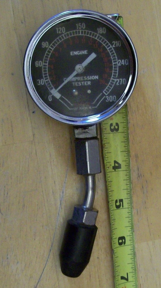 VINTAGE ENGINE COMPRESSION TESTER GAUGE (300 PSI)