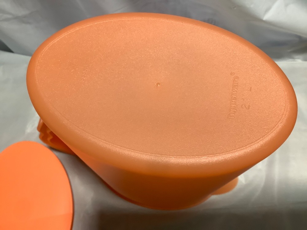 Tupperware Impressions 2 Quart Refrigerator Pitcher 3333 Orange NICE