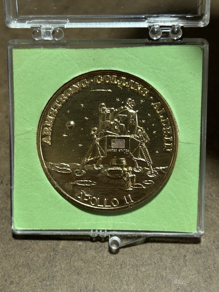 APOLLO 11 COMMEMORATIVE TOKEN