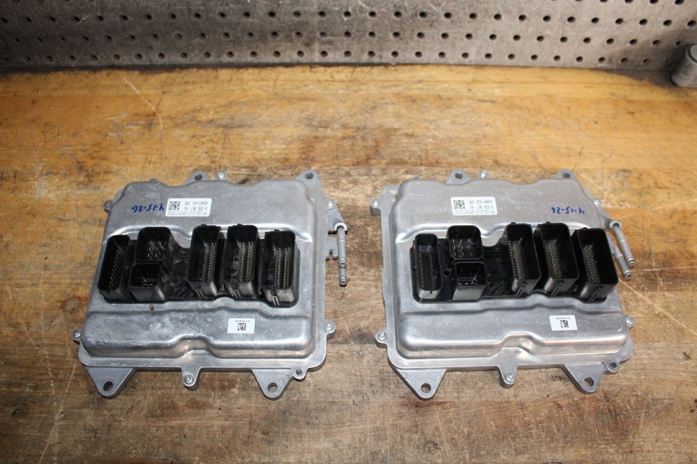2013 BMW 750i TWO DME ECU Engine Computer Module Unit 8636967