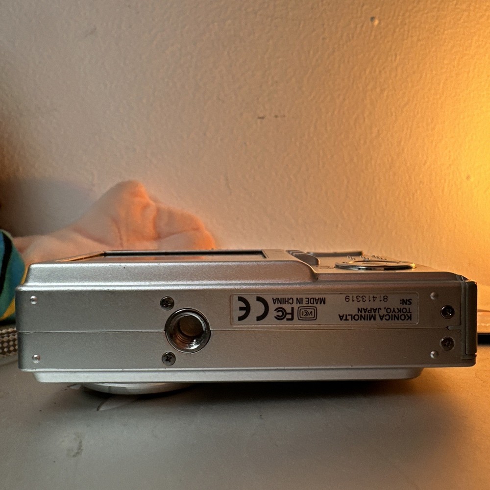 Minolta Digital Camera Dimage E40 4.0MP Silver Tested