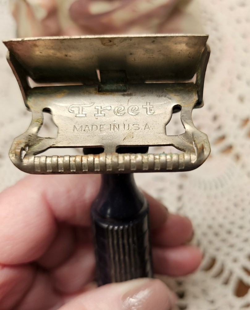 Treet Safety Razor w/Black Pattern Chunky Handle, Single Edge Blade