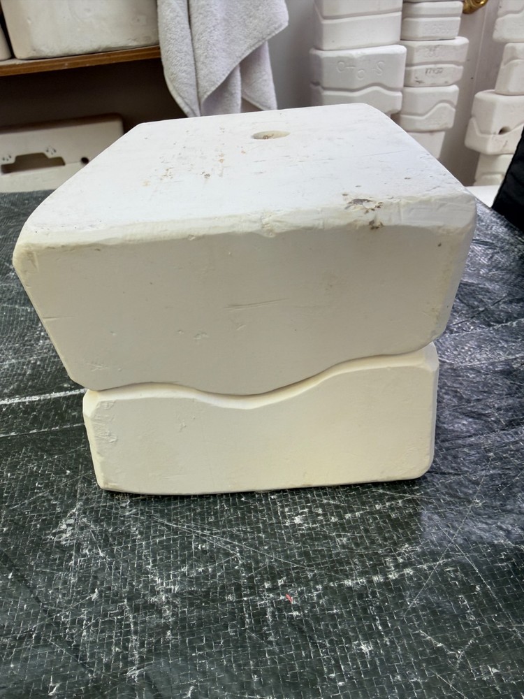 VINTAGE BOOTHE CERAMIC MOLD #1127 GRAPES