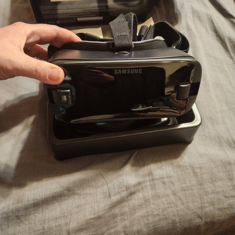 Samsung Gear VR with Controller