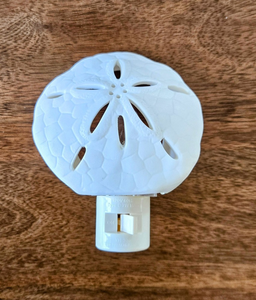 Ceramic Shell Warm White Night Light Made For Cracker Barrel (New In Box)