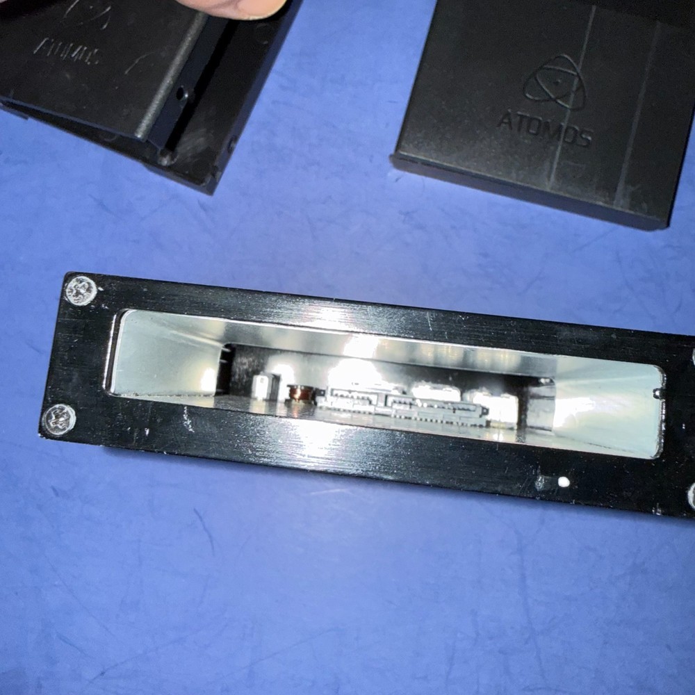 Atomos Ninja 2 SSD Reader (NO POWER SUPPLY) + 2 HHD CADDY EMPTY READ