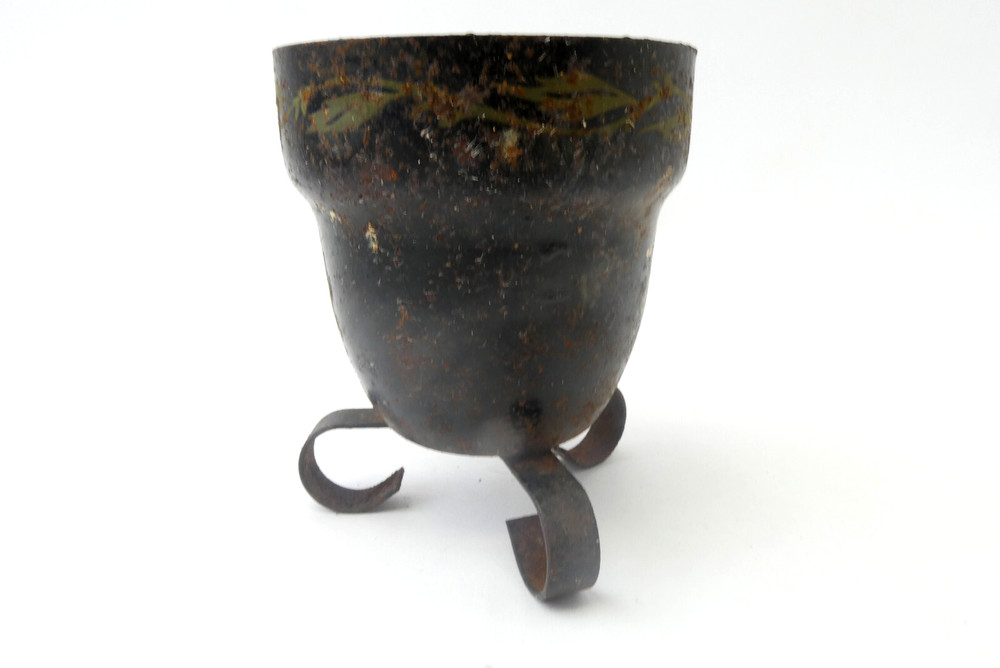 Custom Three Legged Metal Painted Rustic Rusty Single Plant Planter Decorator