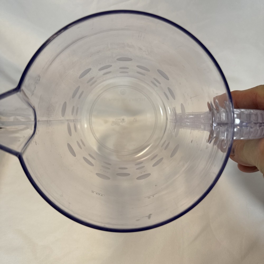 Pampered Chef Quick Stir 2 Quart Clear Pitcher Polka Dot Pattern White Lid