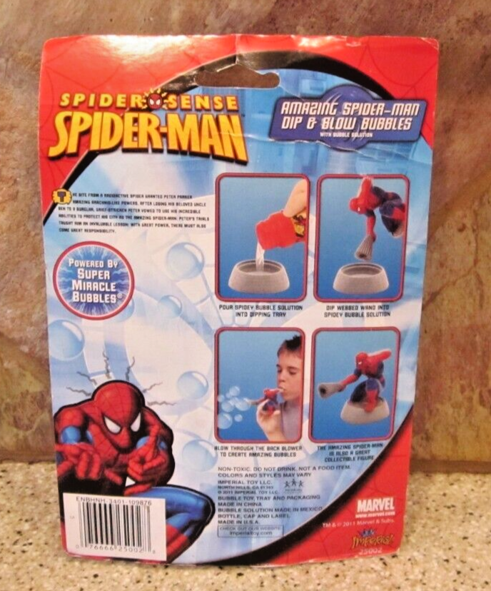 Marvel Ultimate Spider-Man Dip & Blow Bubbles 2011 #25002