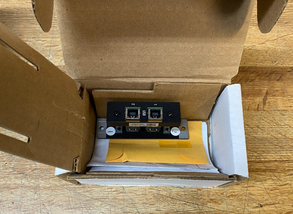 Crestron FTA-CP-USB-102 FlipTop Connector Plate