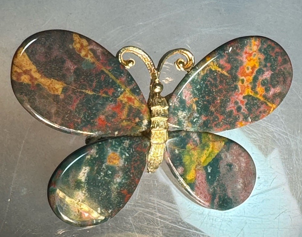 VTG POLISHED STONE BUTTERFLY PENDANT