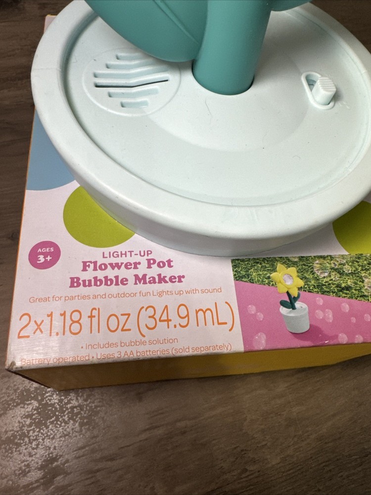 Sun Squad Light Up Flower Pot Bubble Maker With Sound