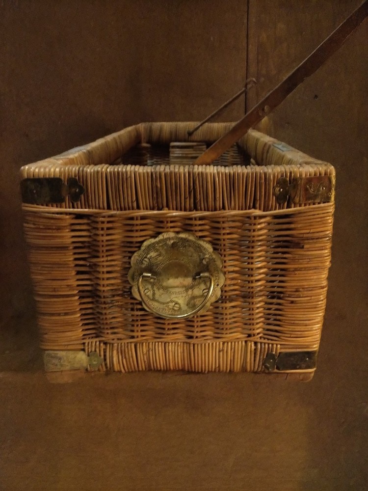 Vintage Wicker Chinoiserie