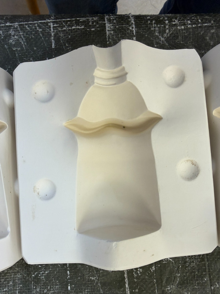 VINTAGE BOOTHE CERAMIC MOLD #813 FLUTED BASE PUMPER