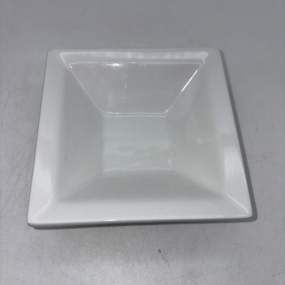 World Tableware SL-11 Slate White 10 Oz. Square Bowl Replacement