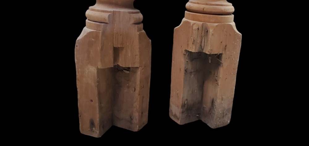 Pair Of Newel Posts *GAM0203